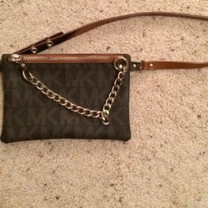 Michael kors fanny pack