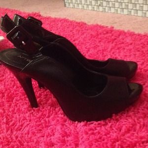 Size 6.5 black heels