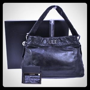 ❤Authentic CHANEL black leather tote❤