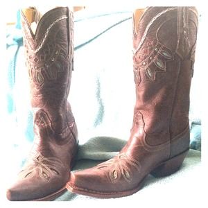 Tony Lama Boots. Cowgirl style.