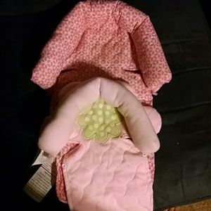Infant head rest for carseat :)