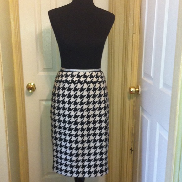 Cynthia Rowley Dresses & Skirts - Cynthia Rowley Houndstooth Pencil Skirt Sz 14.