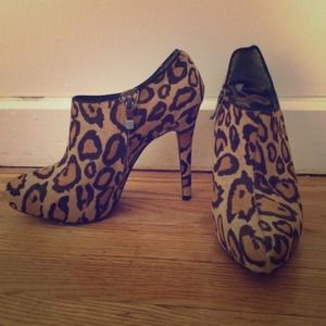 *RESERVED!* Sam Edelman Leopard Ankle Booties