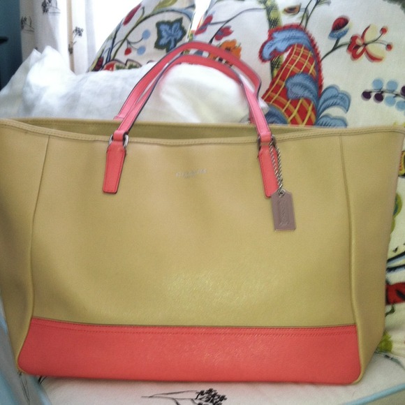 Coach Tote Khaki/Coral LeatherTote.Silver Emblem