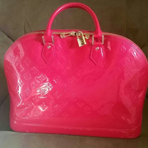 LV BAG RESERVED FOR @YAZMINCHOE