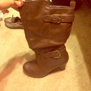 Brown highheel boots