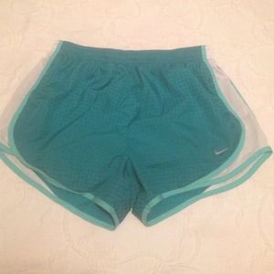 Nike shorts size medium