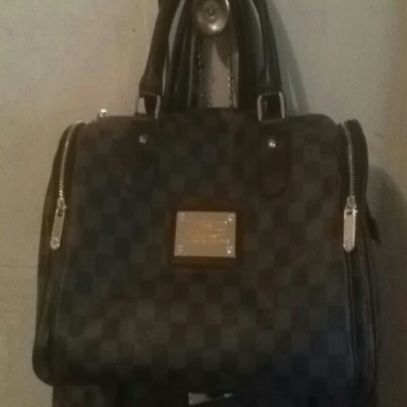 Purse - Picture 1 of 2