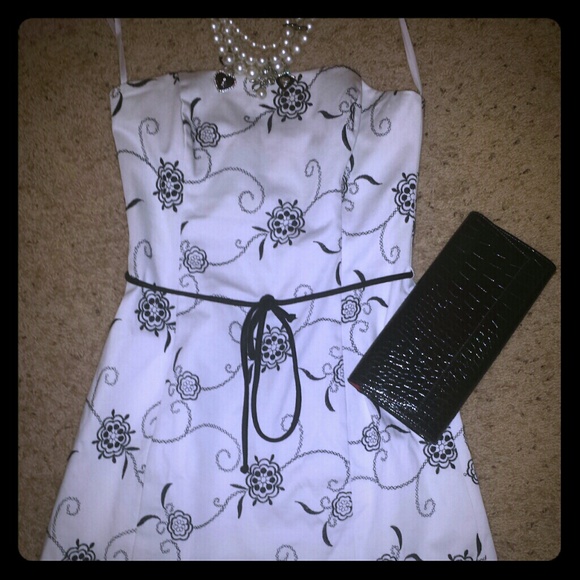 🎉REDUCED🎉White House Black Market dress