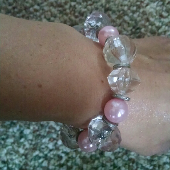 1 pink beaded bracelet