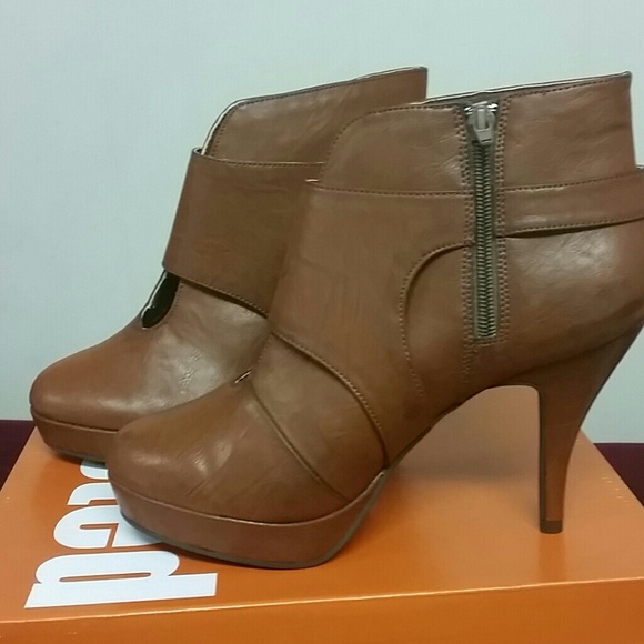 Cognac booties
