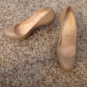 SOLD****Christian Louboutin Nude pumps