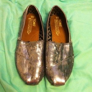 💎Silver Sequin TOMS!💎