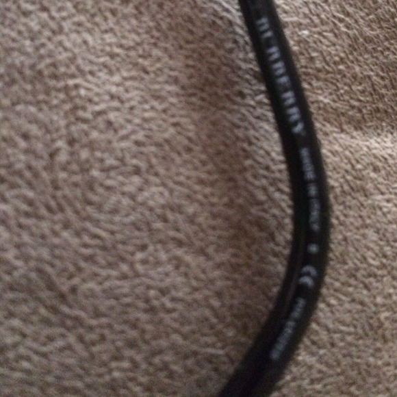 Burberry polarized sunglasses - Picture 2 of 4