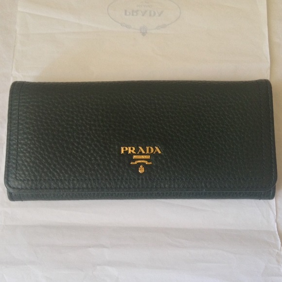 ⛔️SOLD⛔️Prada Vitello Daino Wallet ✨NWT