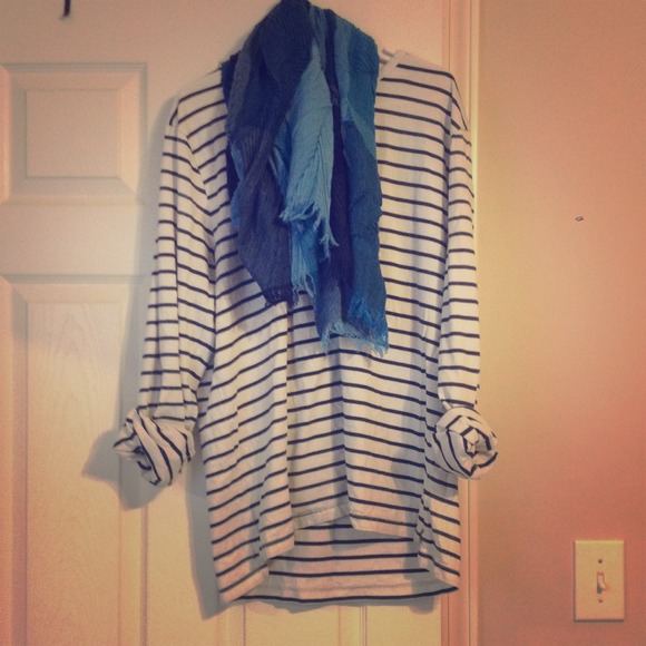 Long sleeve strip shirt