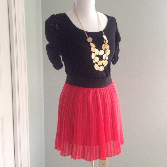 🍒REDUCED🍒Hot coral pleated skirt