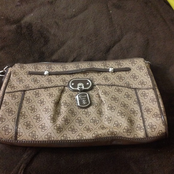 Guess clutch NWOT
