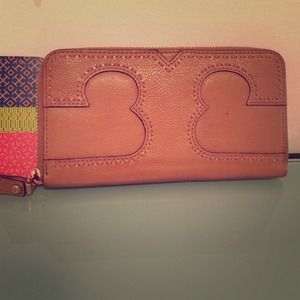 🌼Tory Burch Amalie Zip Continental Wallet🌼