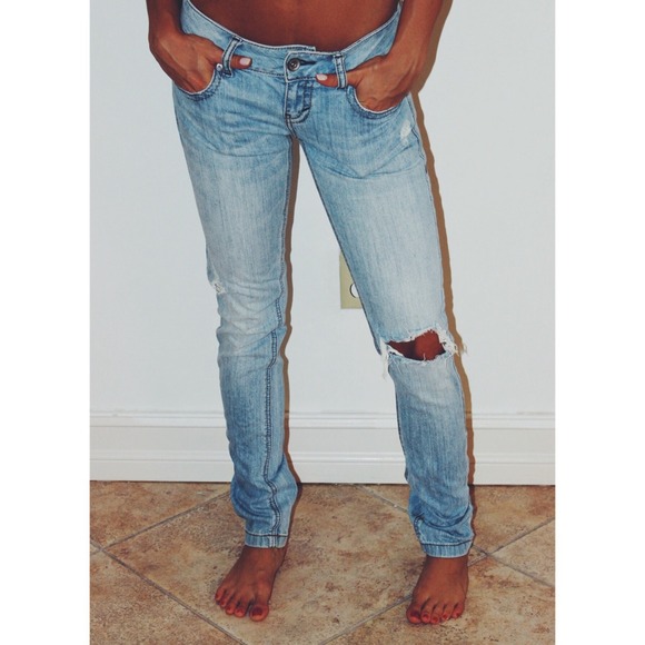 DKNY Blue Jeans. Classic. - Picture 1 of 3