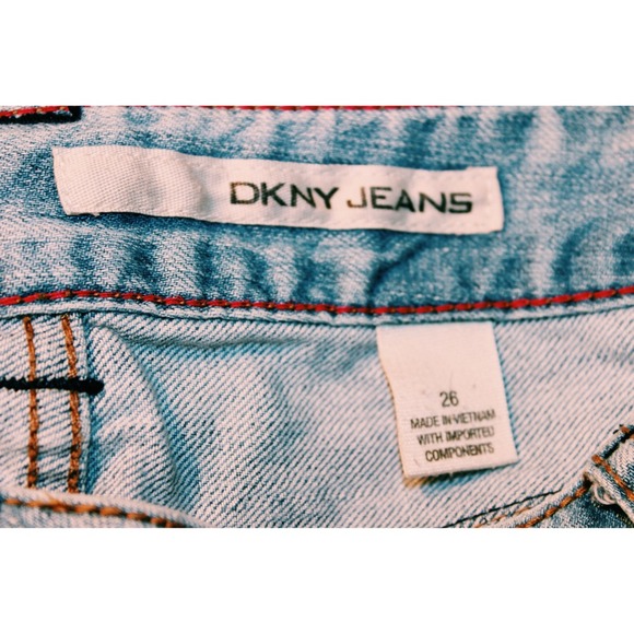 DKNY Blue Jeans. Classic. - Picture 3 of 3