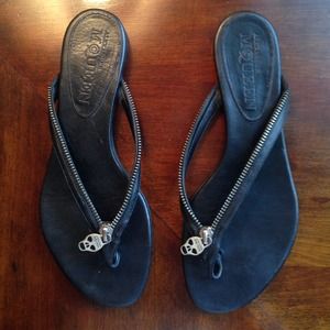 Alexander McQueen Leather Zipper Flip Flops