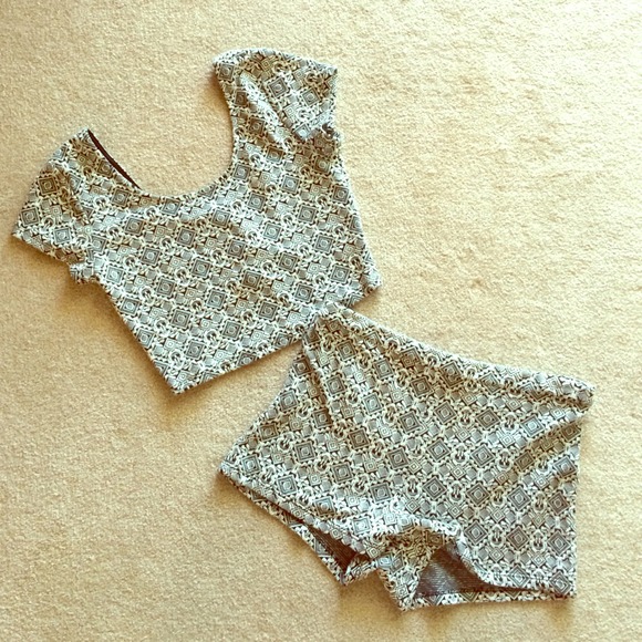 Printed Crop Top and Shorts Set