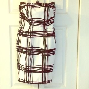 Black & white strapless dress. With pockets!