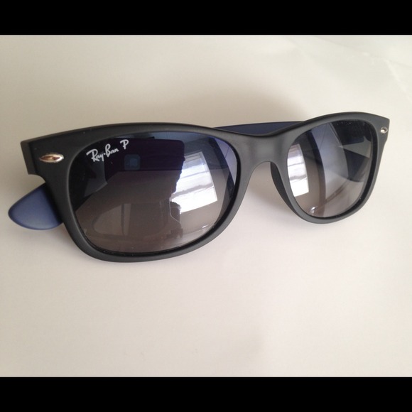 Authentic RayBan New Wayfarer Sunglasses