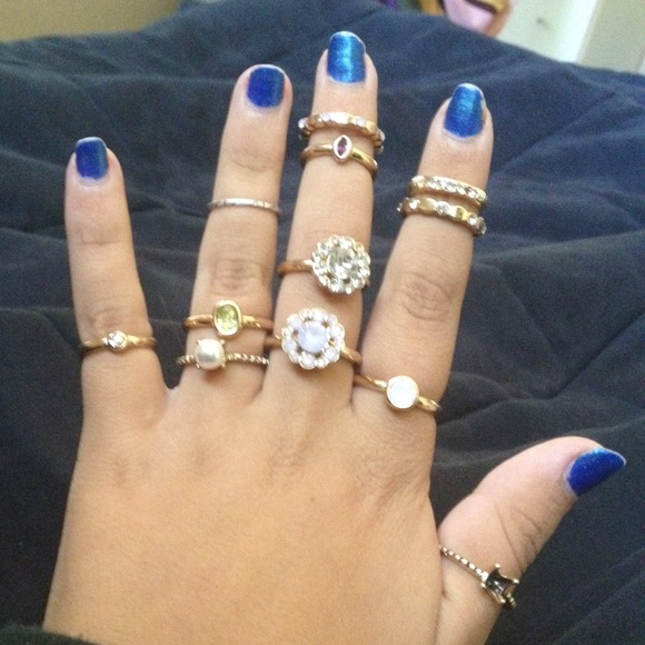 6 Urban Outfitters Rings Bundle
