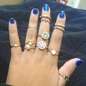 6 Urban Outfitters Rings Bundle