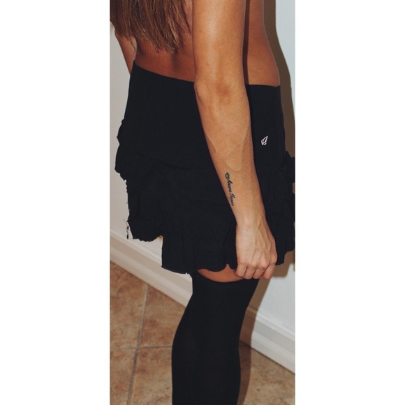 Volcom Black Summer Skirt. - Picture 3 of 3
