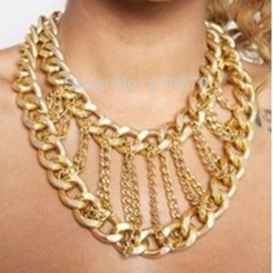 Golden bib choker