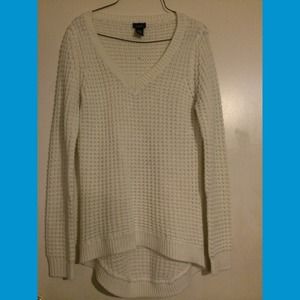 White knitted sweater!