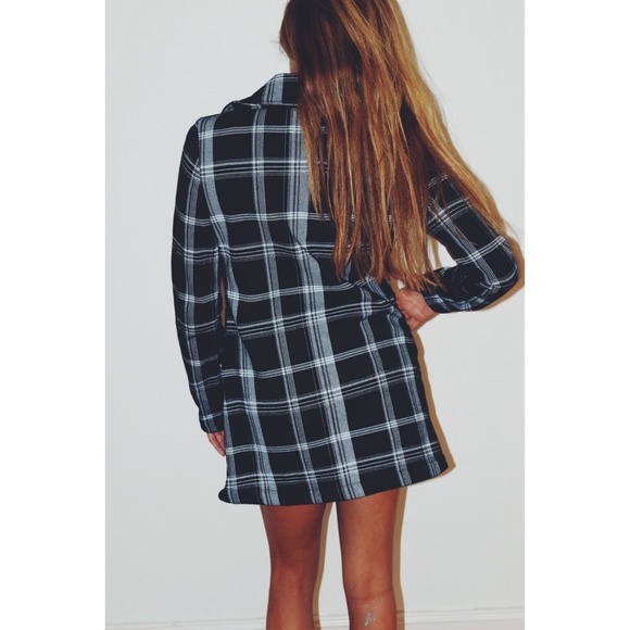 Billabong Long Check Black & White Jacket. - Picture 2 of 3