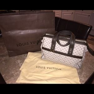 ***SOLD***AUTHENTIC Louis Vuitton Lin Josephine PM