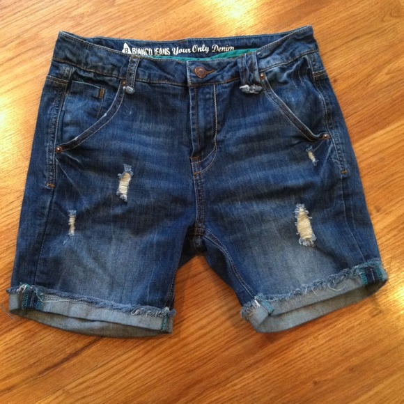Other - Bianco Shorts size 25