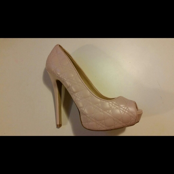 Light pink heels - Picture 1 of 4