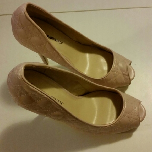 Light pink heels - Picture 2 of 4