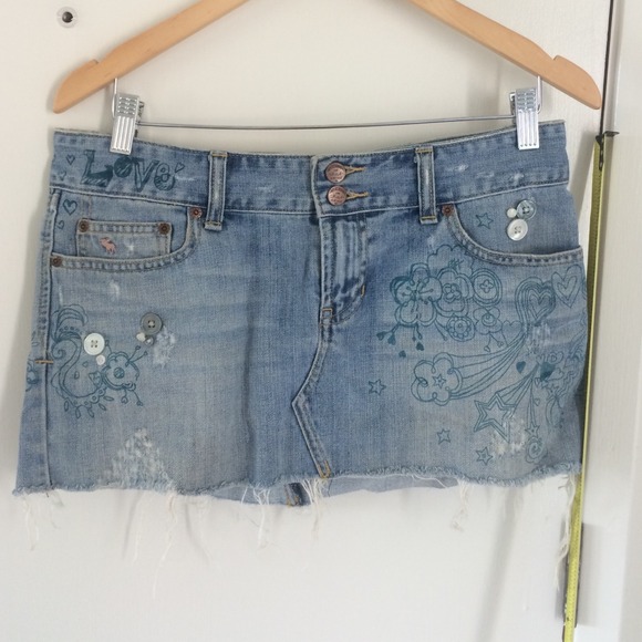 [FINAL SALE] Jean skirt A&F distressed