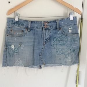 [FINAL SALE] Jean skirt A&F distressed