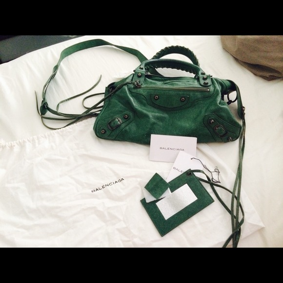 BALENCIAGA TOWN (green)