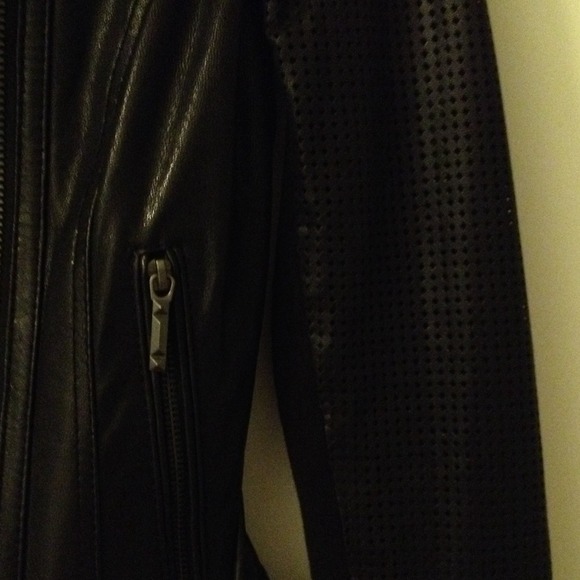 Leather jacket - Picture 4 of 4