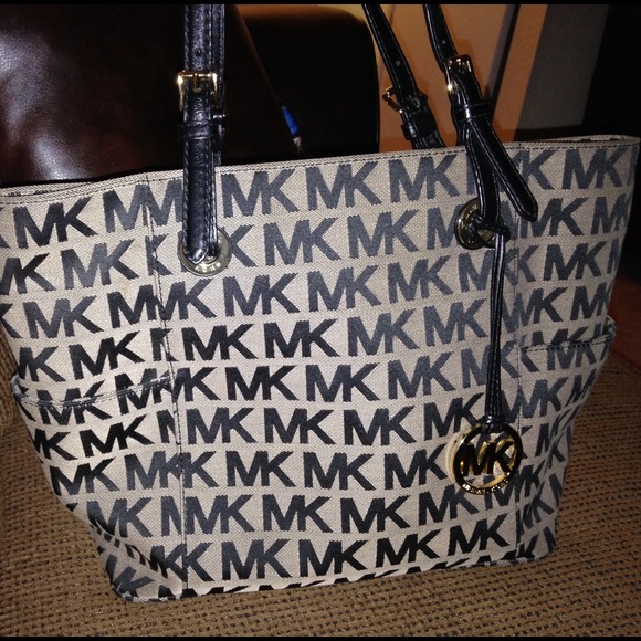 ✨MK handbag