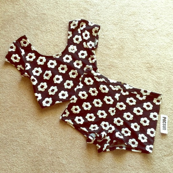 Floral printed shorts and crop top set