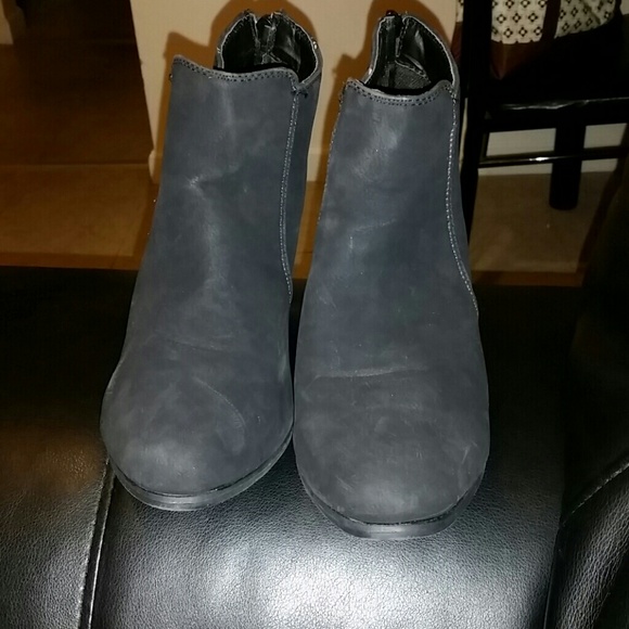 Heels - Picture 1 of 4