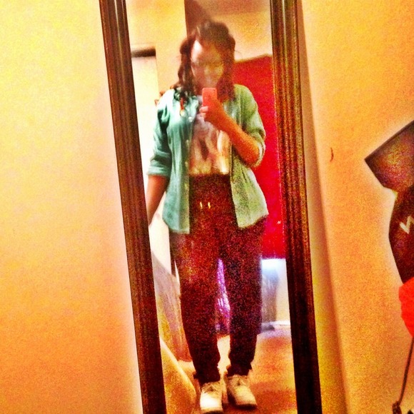 About Your Seller's Style! 💁 - Picture 3 of 4