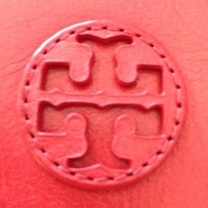 Tory burch wallet! Brand new w tags. Taking offers