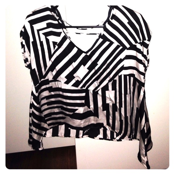 Top - Picture 1 of 1