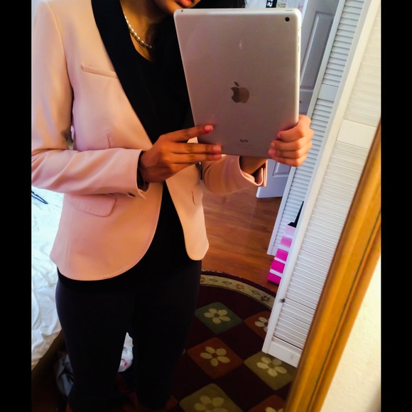 light cream pink blazer w black detail - Picture 4 of 4